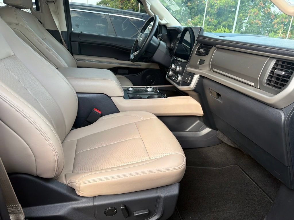 Used 2023 Ford Expedition XLT AWD/4WD image 12