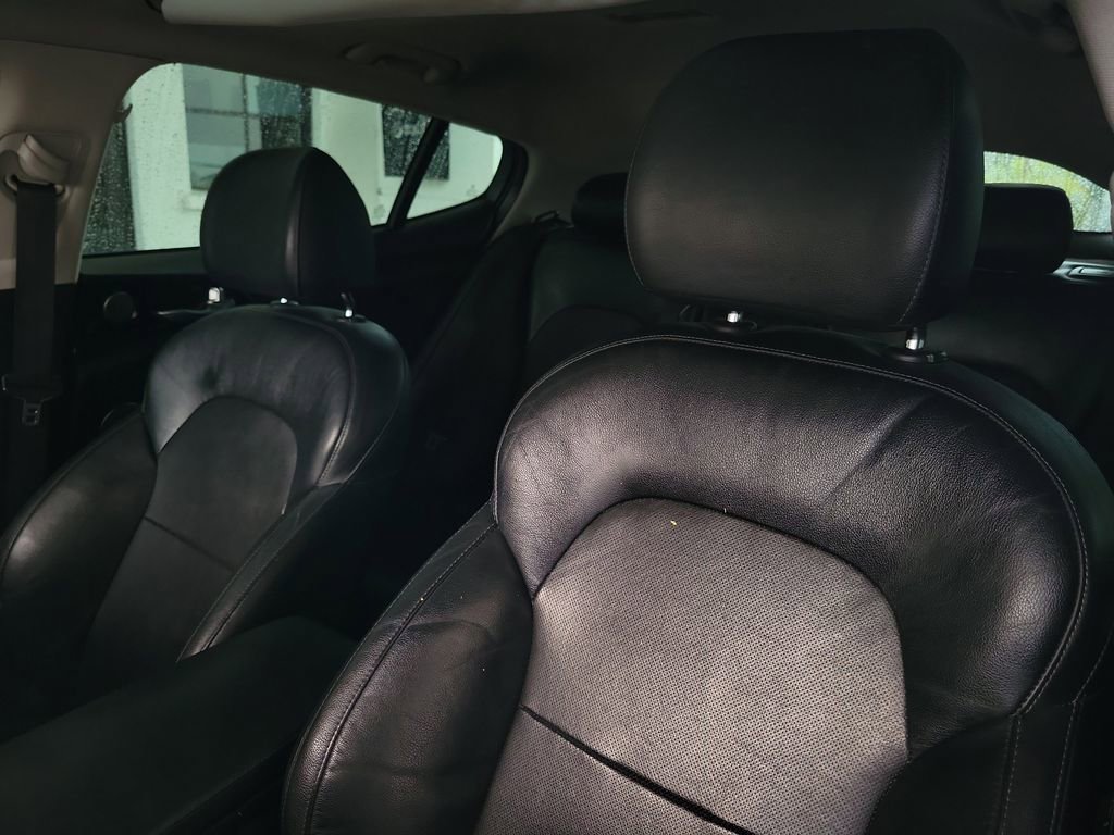 Used 2018 Kia Stinger Premium RWD image 18