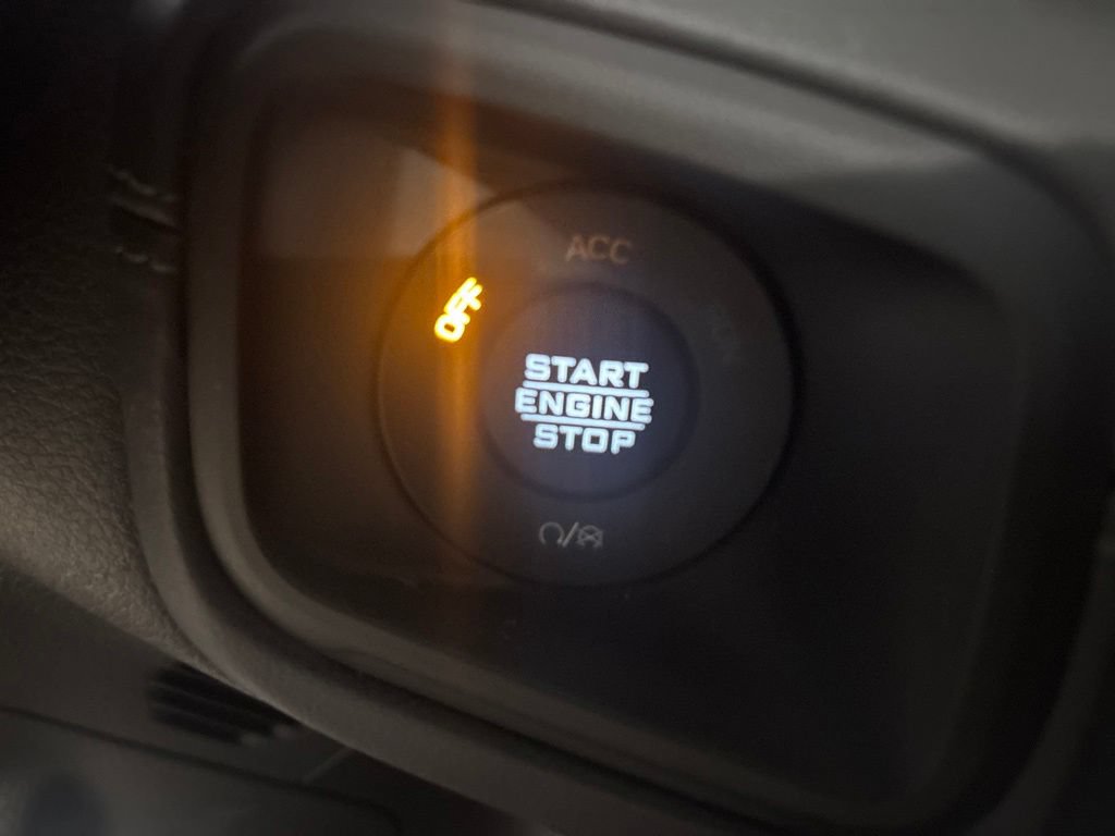Used 2025 Jeep Wrangler Unlimited Sahara w/ Safety Group AWD/4WD image 7
