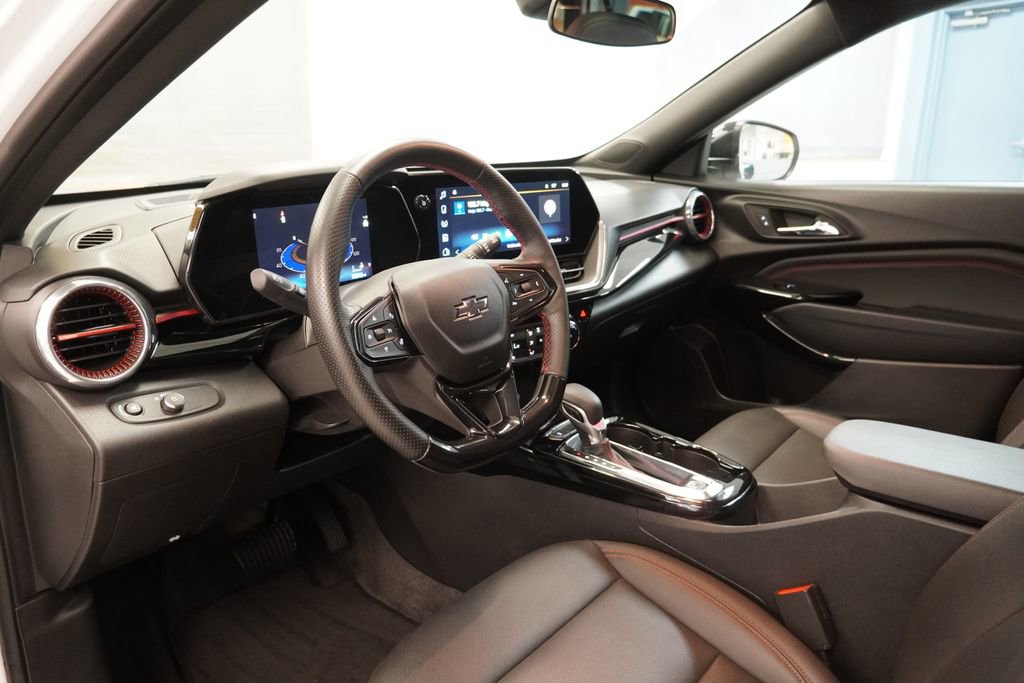 Certified 2024 Chevrolet Trax RS w/ Sunroof Package FWD image 7