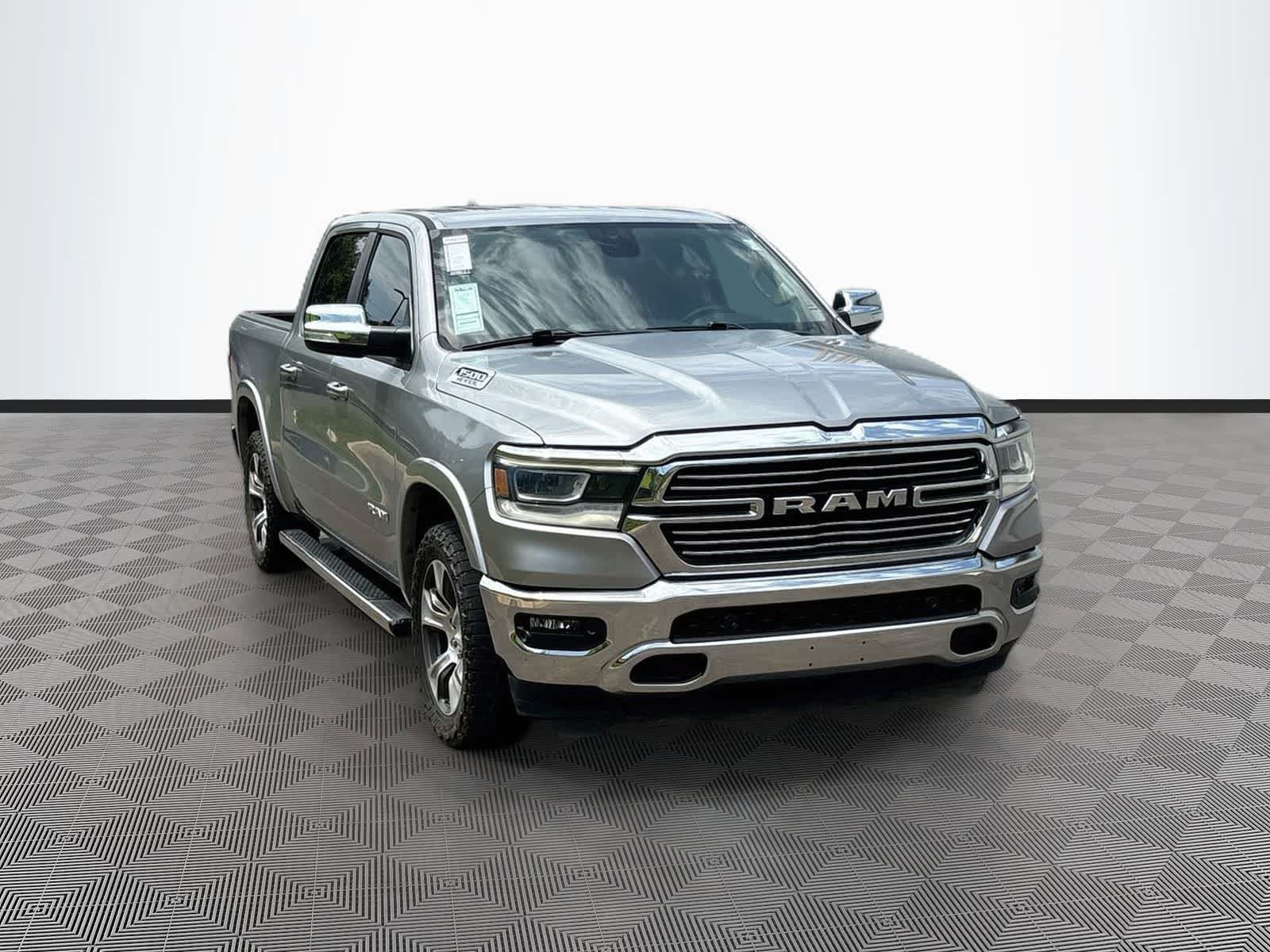 Certified 2019 RAM 1500 Laramie AWD/4WD image 3