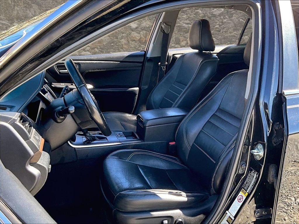 Used 2016 Toyota Camry XLE image 23