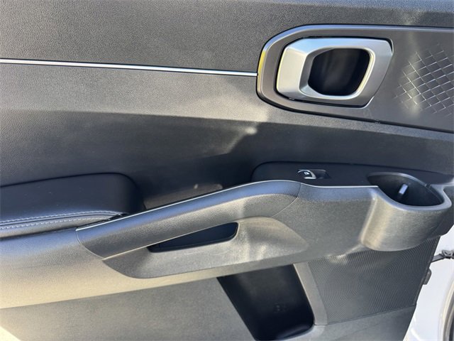 Used 2022 Kia Sorento S w/ Panoramic Sunroof Package image 13