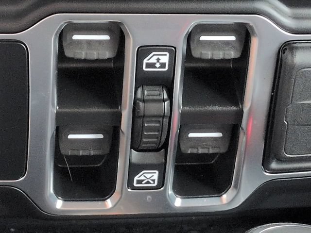 Used 2022 Jeep Wrangler Unlimited Sport AWD/4WD image 25