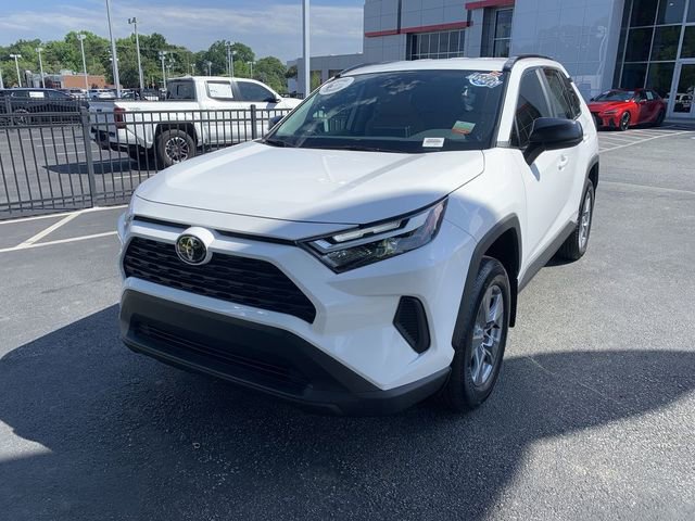 Used 2025 Toyota RAV4 LE AWD/4WD image 4