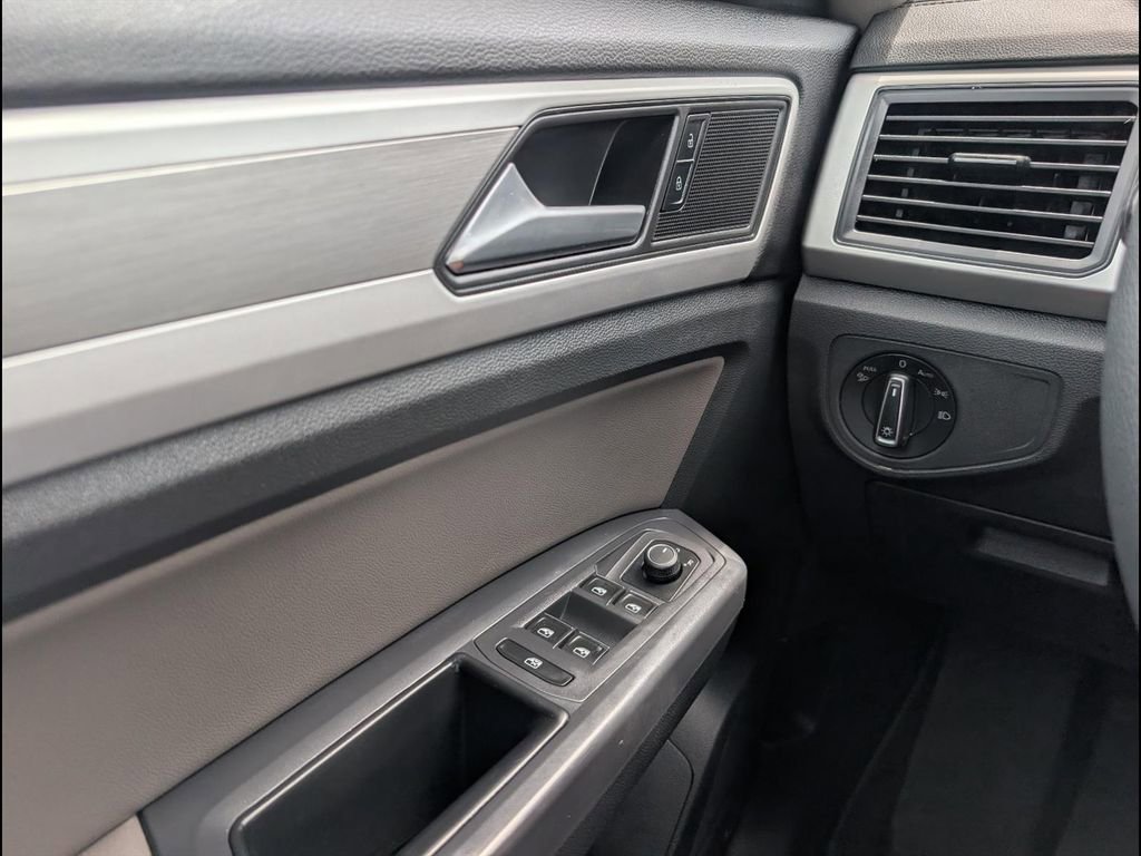 Used 2021 Volkswagen Atlas S FWD image 19