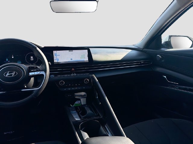 Used 2025 Hyundai Elantra SEL FWD image 24