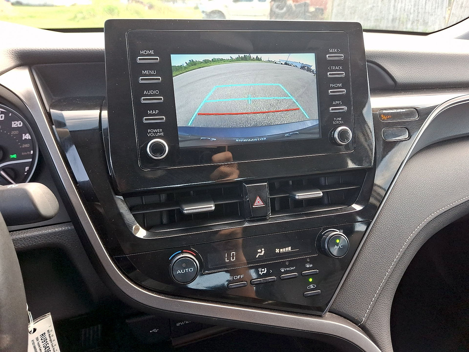 Used 2024 Toyota Camry SE FWD image 15