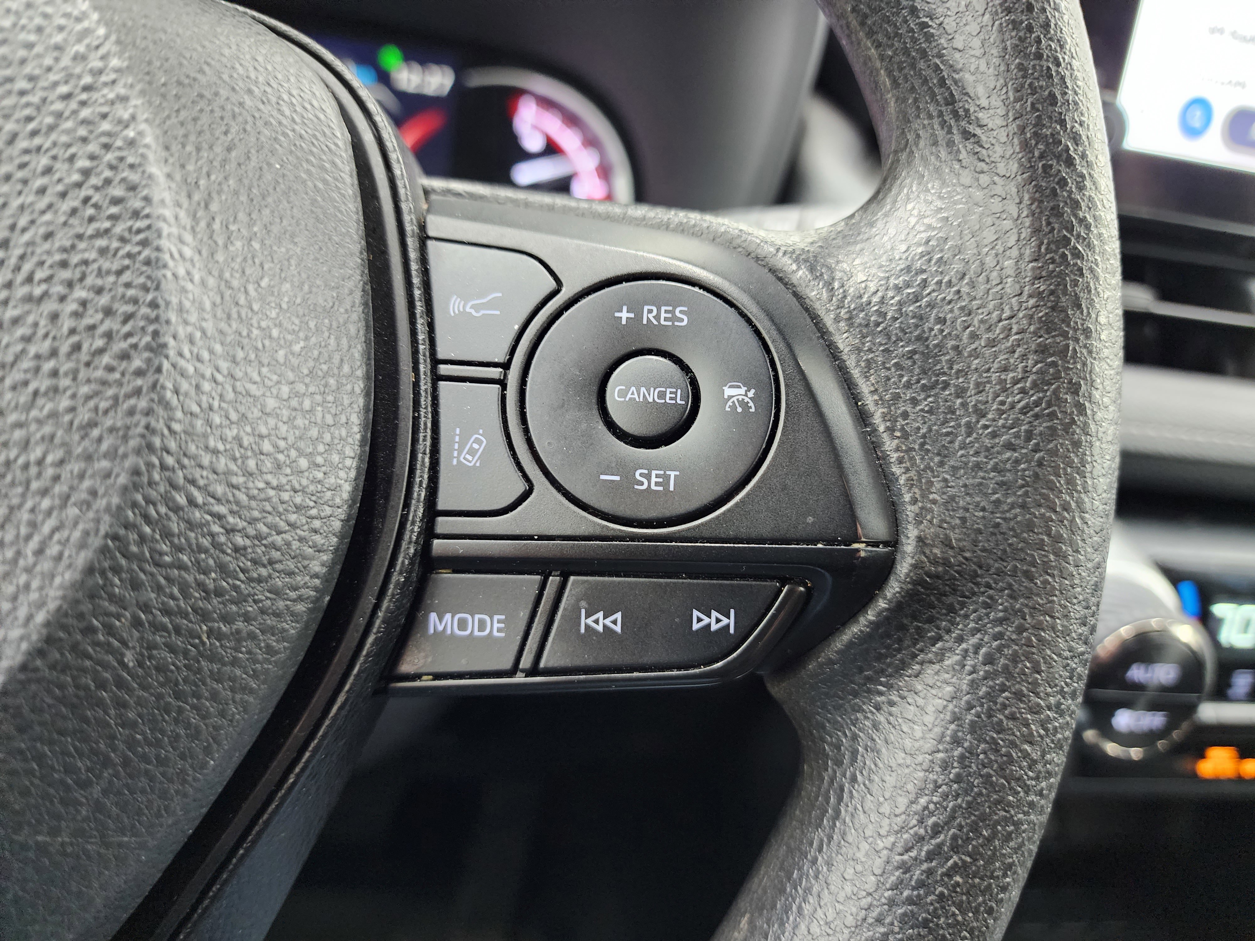 Used 2024 Toyota RAV4 XLE image 17