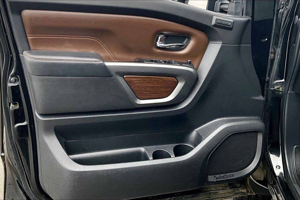 Used 2018 Nissan Titan Platinum Reserve AWD/4WD image 21