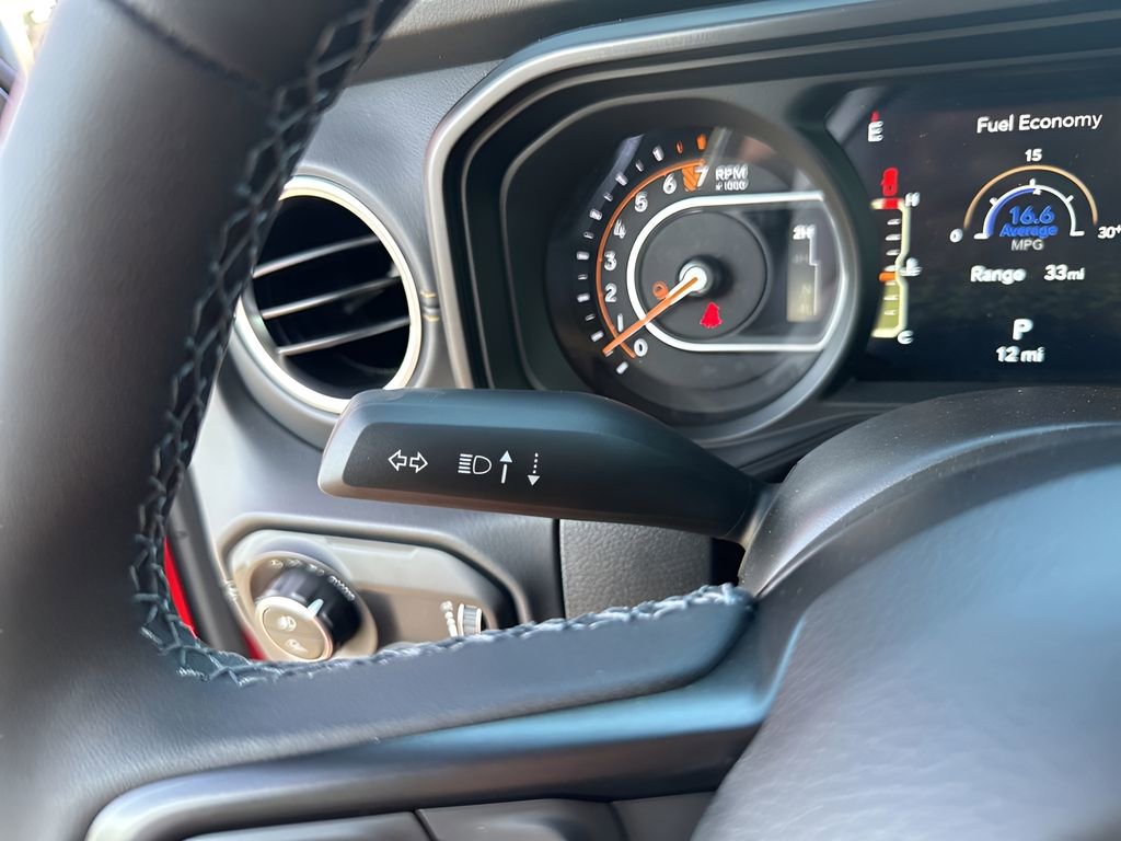 New 2025 Jeep Gladiator High Tide image 32