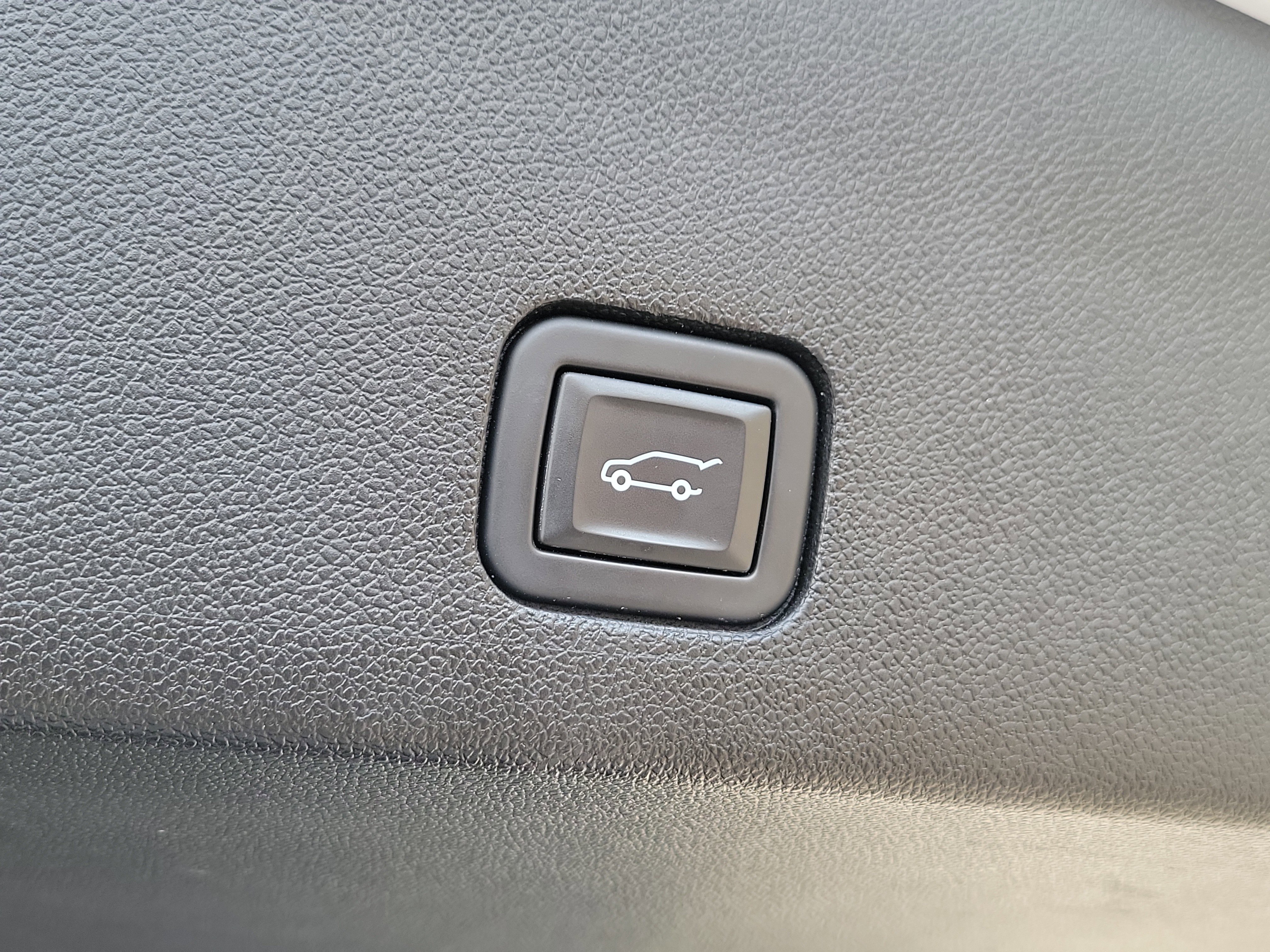 Used 2023 Cadillac XT6 Premium Luxury w/ Technology Package image 10