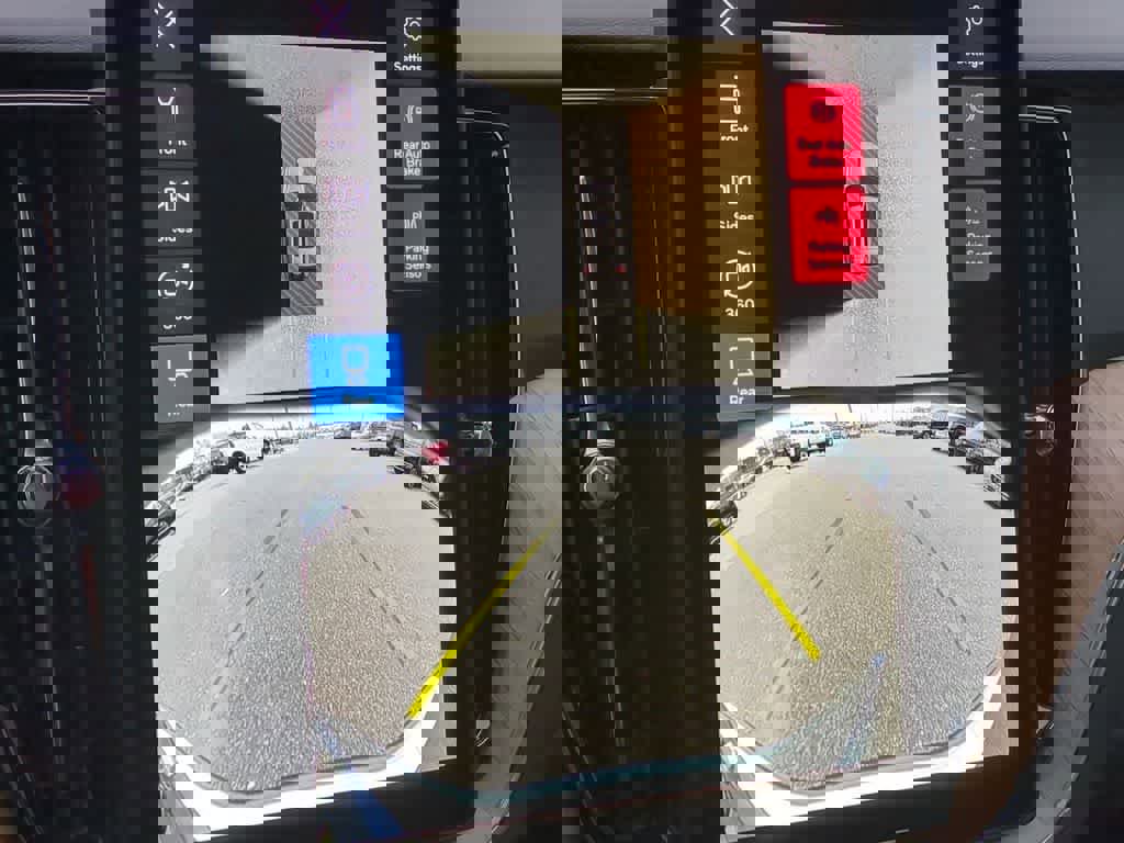 New 2026 Volvo XC60 B5 Plus w/ Protection Package Premier image 29