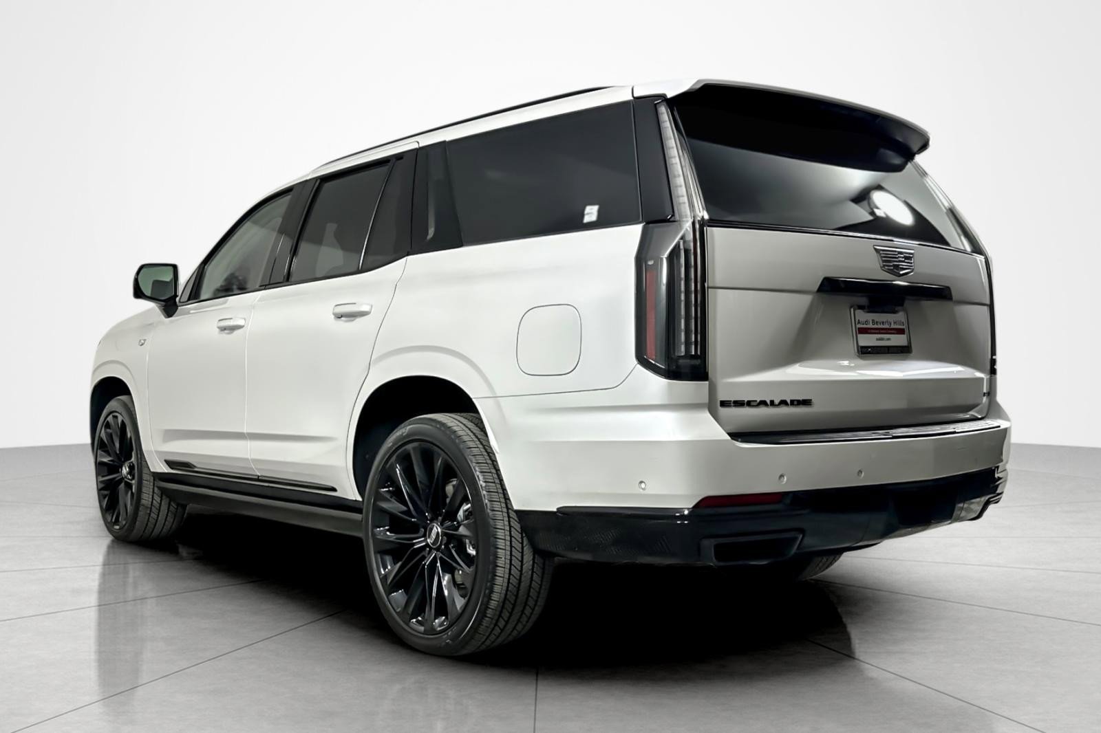 Used 2025 Cadillac Escalade Sport Platinum image 3