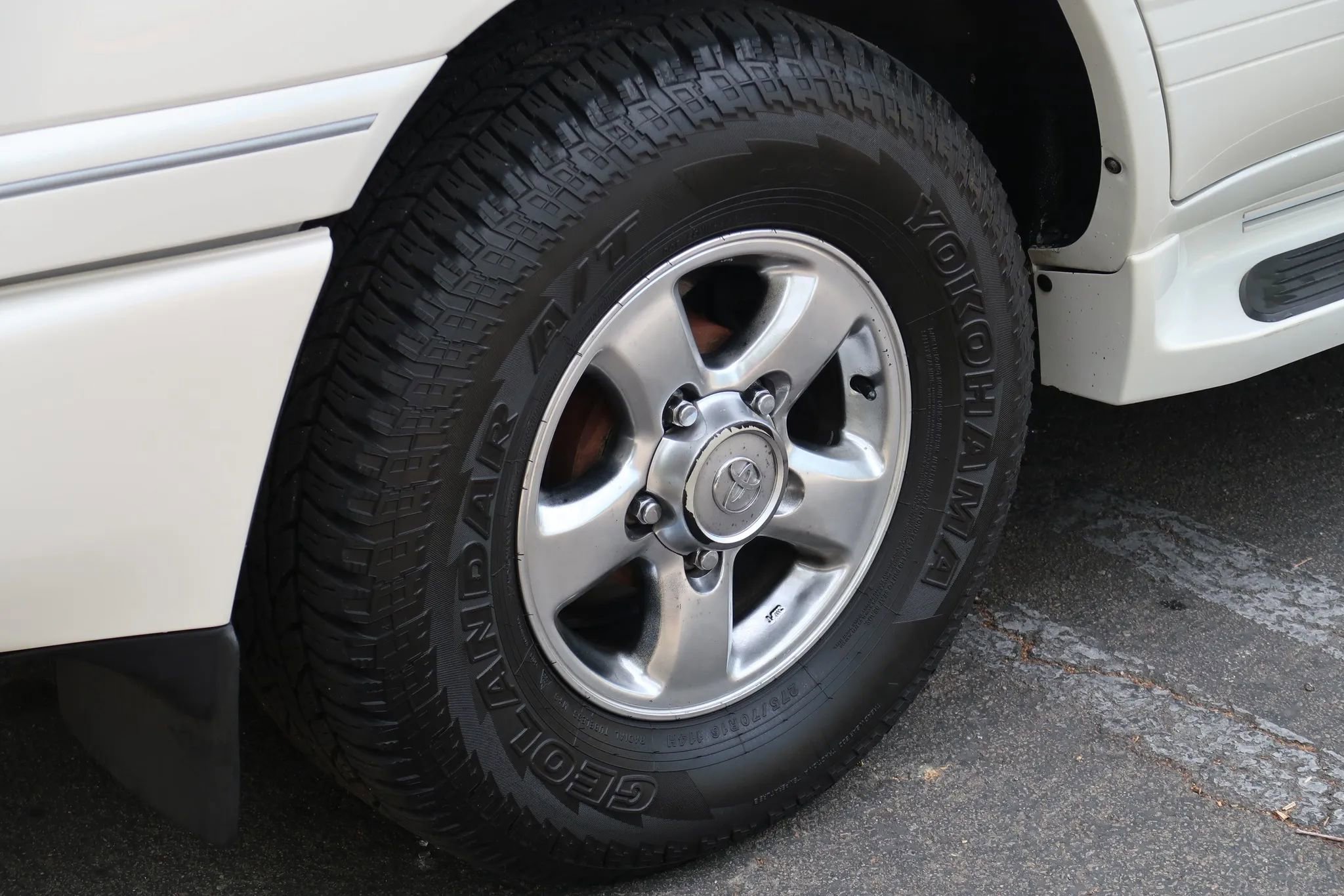 Used 2001 Lexus LX 470 4WD image 12