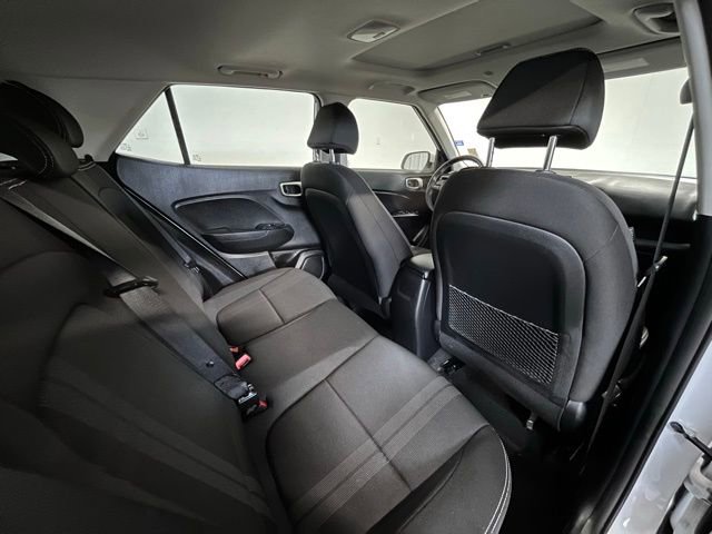 Used 2020 Hyundai Venue SEL w/ Convenience + Premium Package image 12