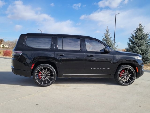 Used 2022 Jeep Grand Wagoneer Series III w/ Flexible Seating Group image 2