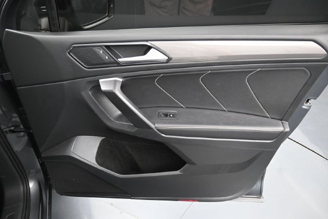 Used 2023 Volkswagen Tiguan SE FWD image 27