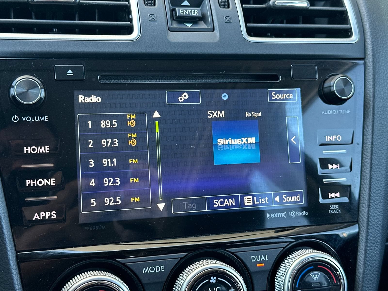 Used 2017 Subaru Forester 2.5i Touring AWD/4WD image 20
