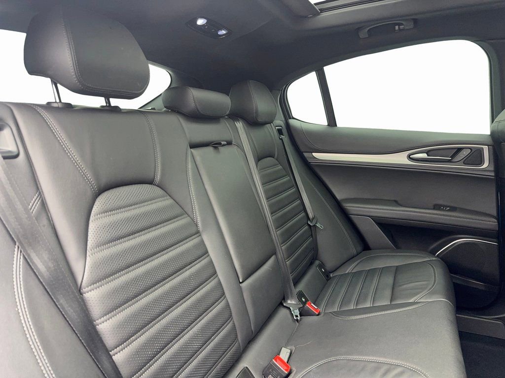 Used 2023 Alfa Romeo Stelvio Veloce image 39