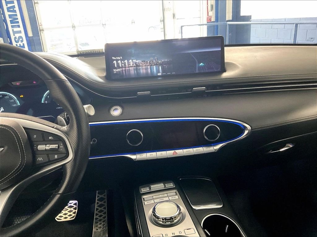 Used 2023 Genesis GV70 3.5T Sport w/ Sport Prestige Package AWD/4WD image 18