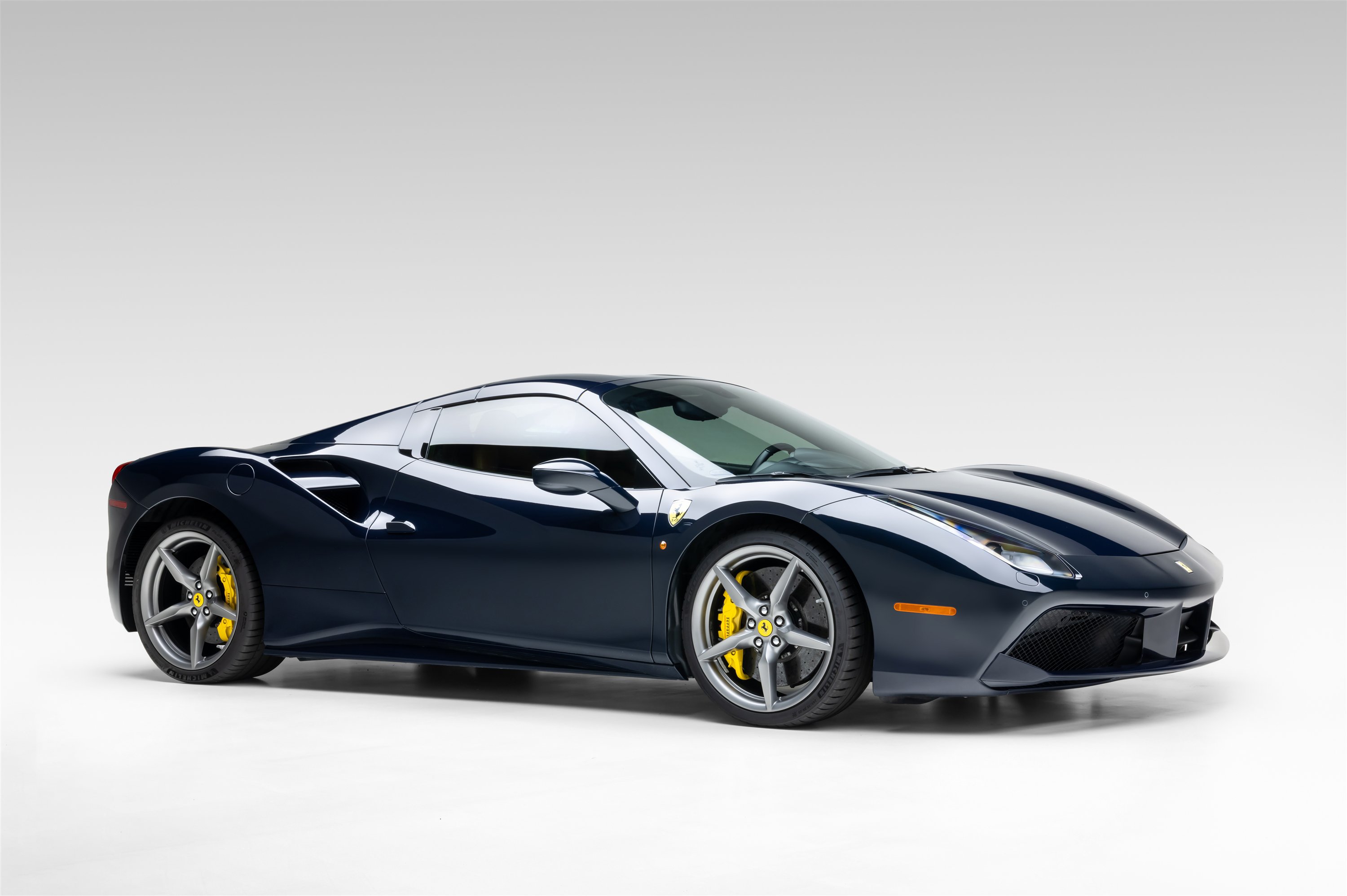 Used 2018 Ferrari 488 Spider RWD image 11