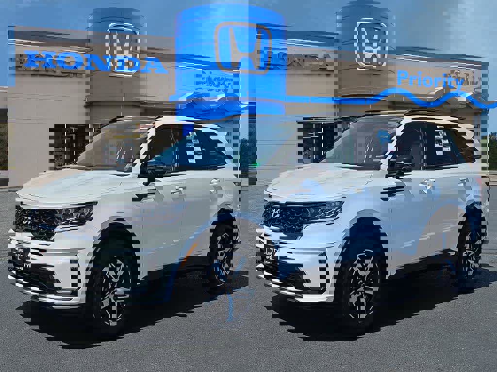 Used 2023 Kia Sorento S w/ Panoramic Sunroof Package