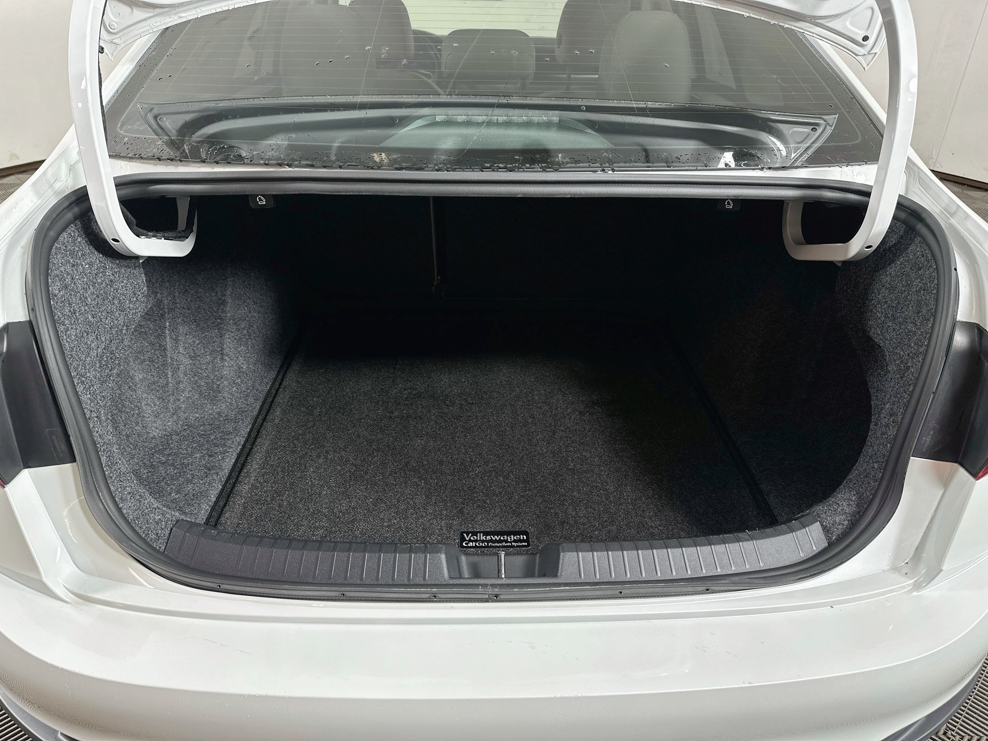 Used 2023 Volkswagen Jetta SE w/ Panoramic Sunroof Package FWD image 24