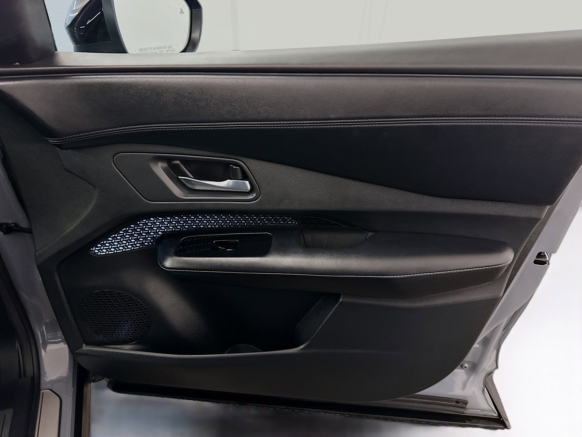 Used 2024 Nissan Ariya AWD image 35