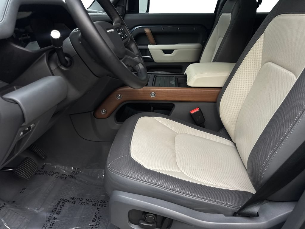 Used 2024 Land Rover Defender 110 X-Dynamic SE AWD/4WD image 26
