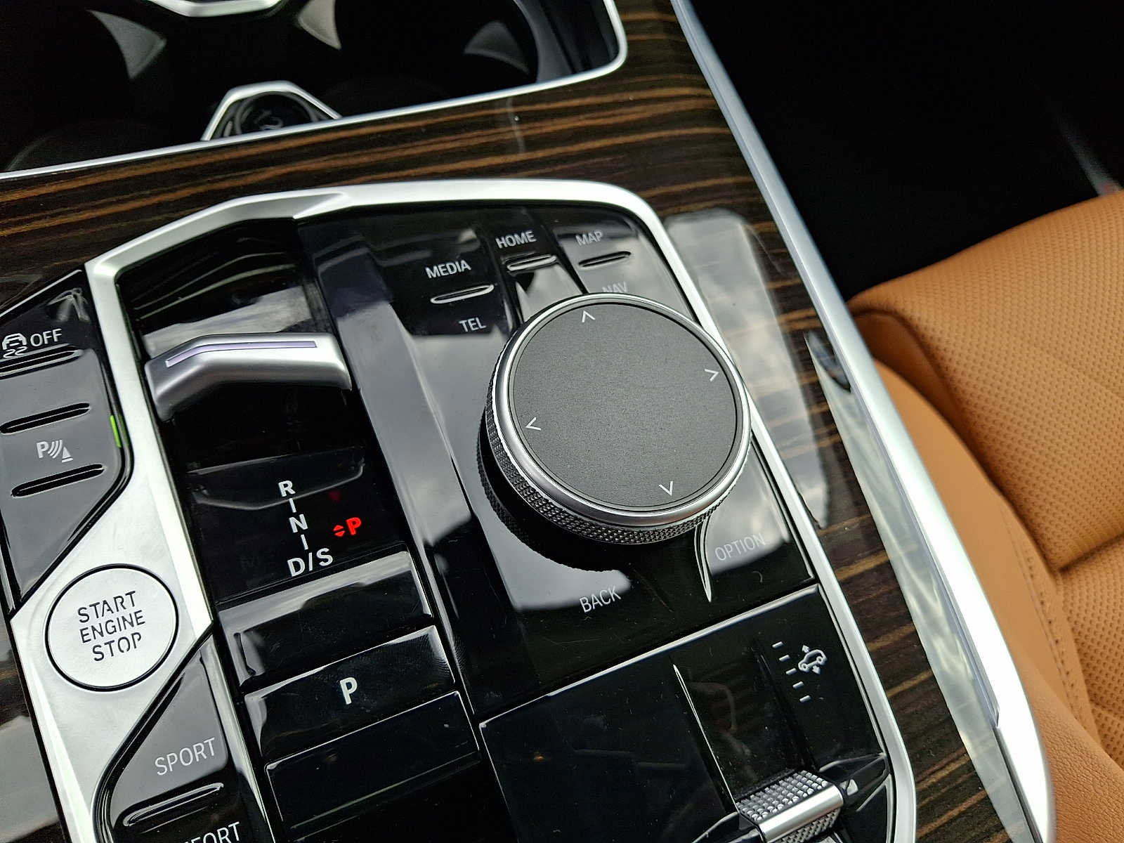 Certified 2024 BMW X7 xDrive40i image 25