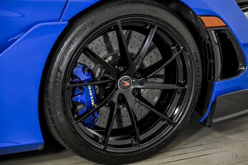 Used 2018 McLaren 720S RWD image 16