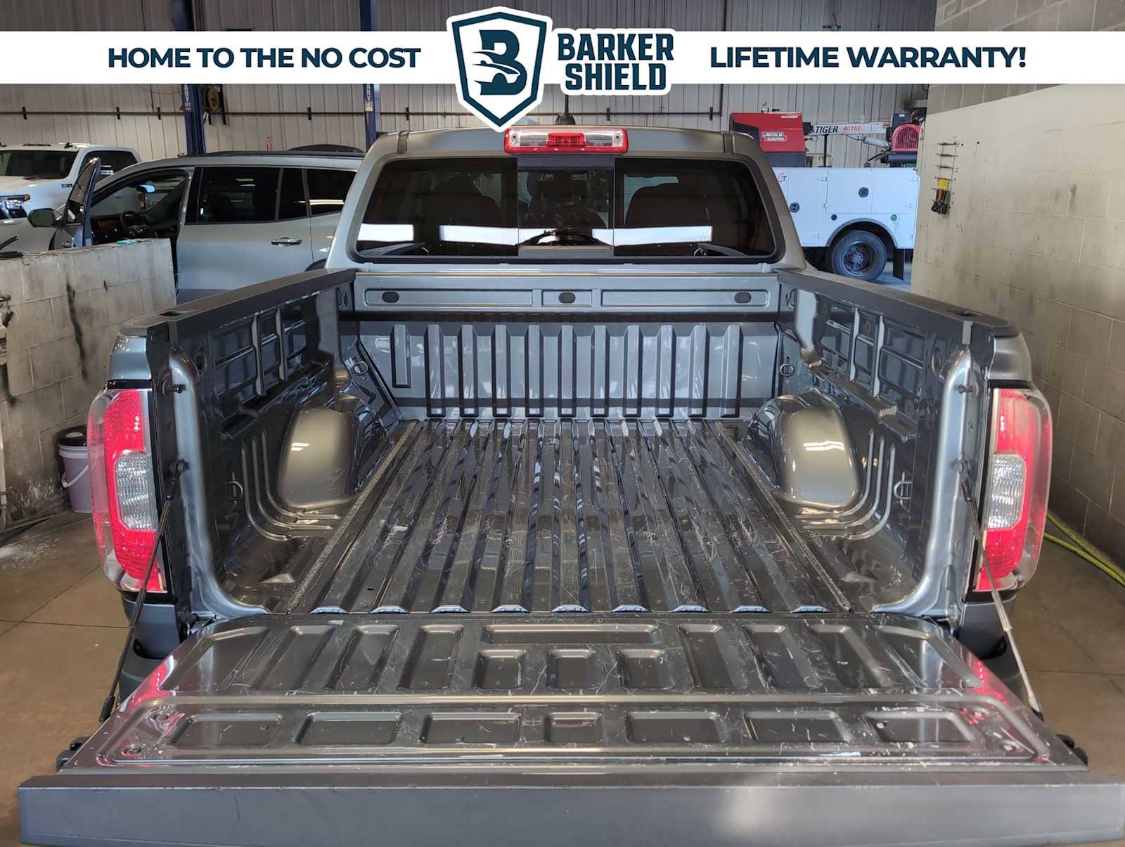 Used 2022 GMC Canyon AT4 w/ Trailering Package image 23