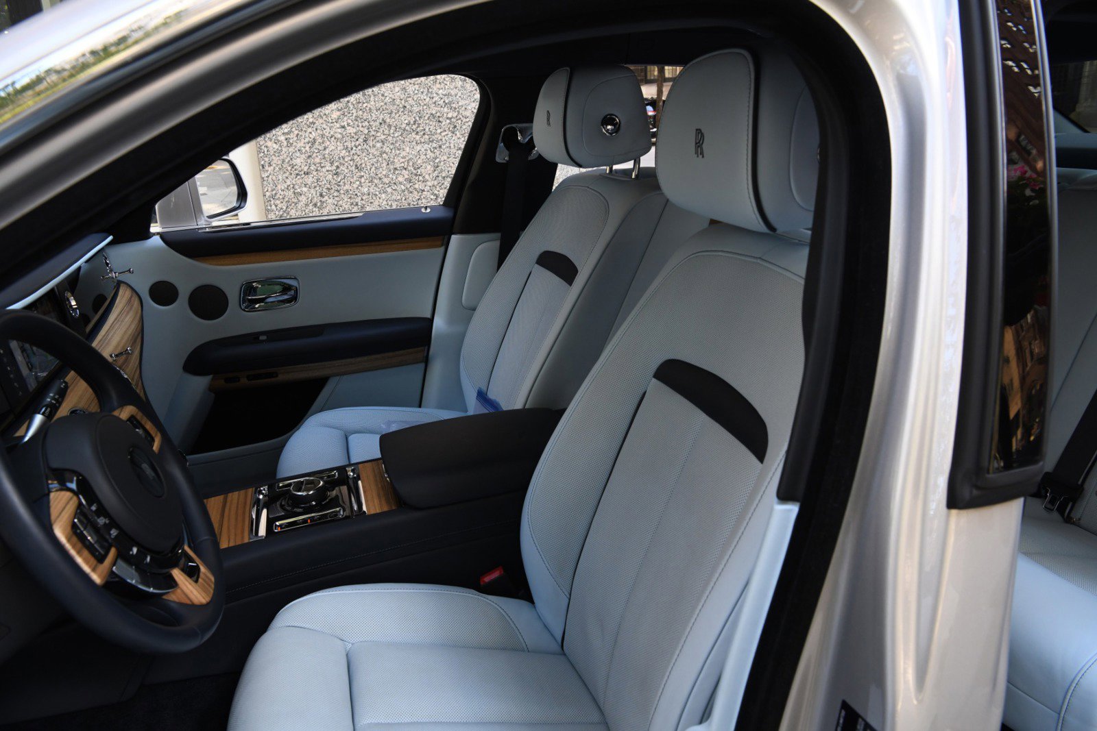 Used 2022 Rolls-Royce Ghost w/ Ghost Package image 11