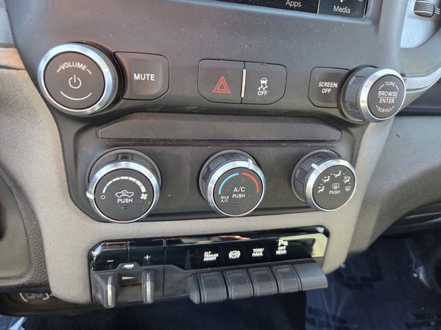 Used 2024 RAM 3500 Tradesman w/ Chrome Appearance Group image 32