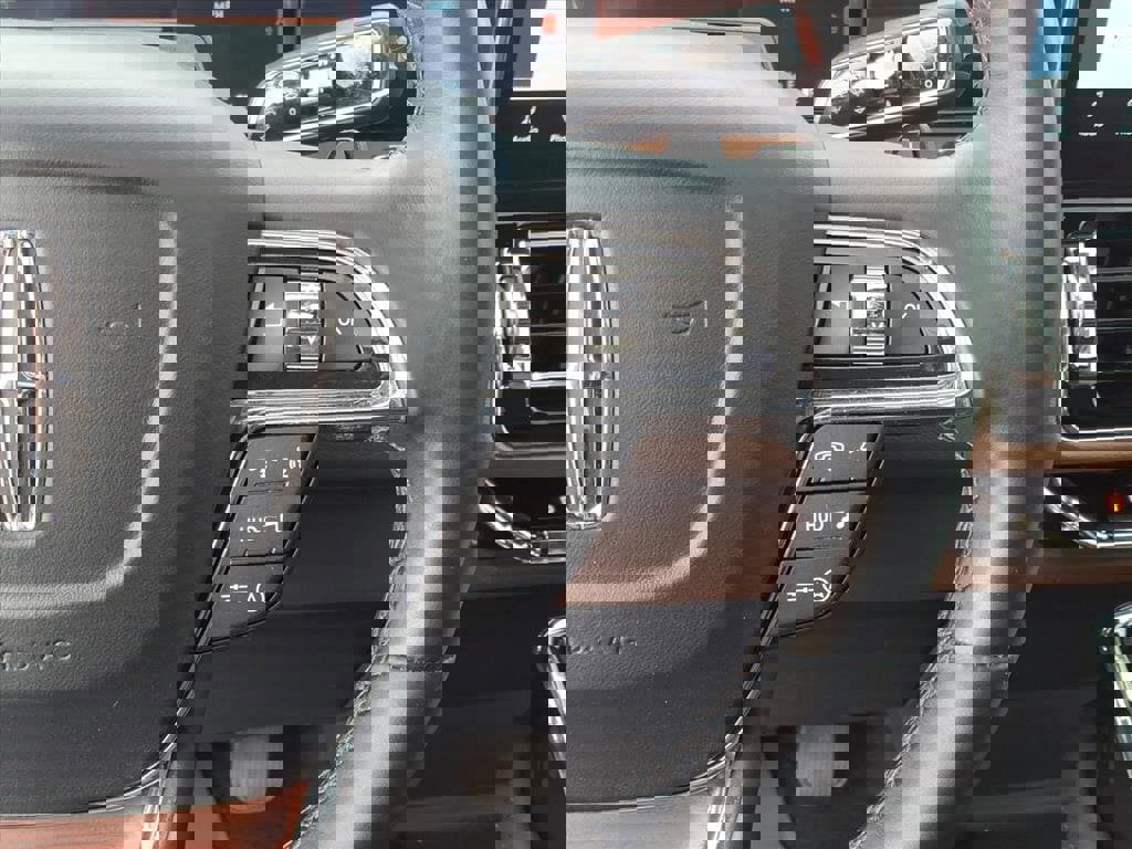 Used 2024 Lincoln Navigator Reserve image 23