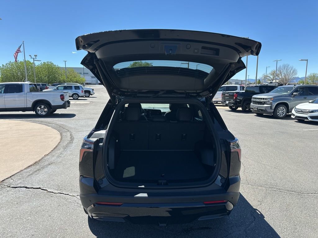 Used 2025 Chevrolet Equinox RS w/ Convenience Package III AWD/4WD image 23