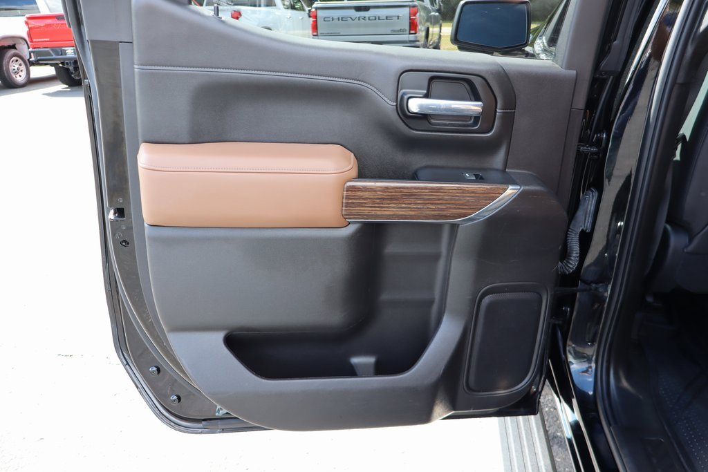 Used 2021 Chevrolet Silverado 1500 High Country w/ Technology Package image 31