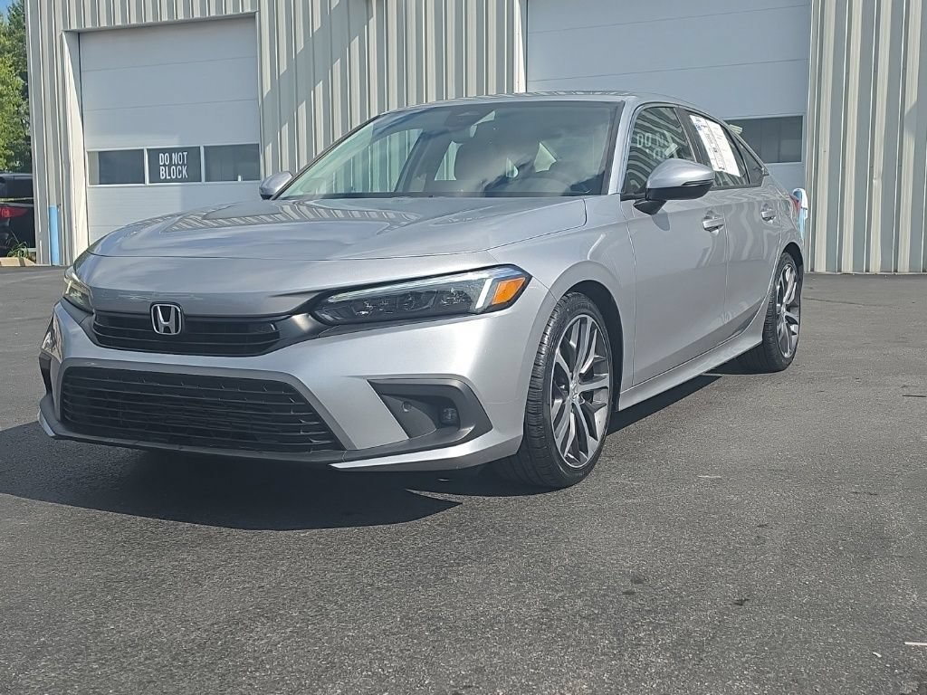 Used 2022 Honda Civic Touring image 3