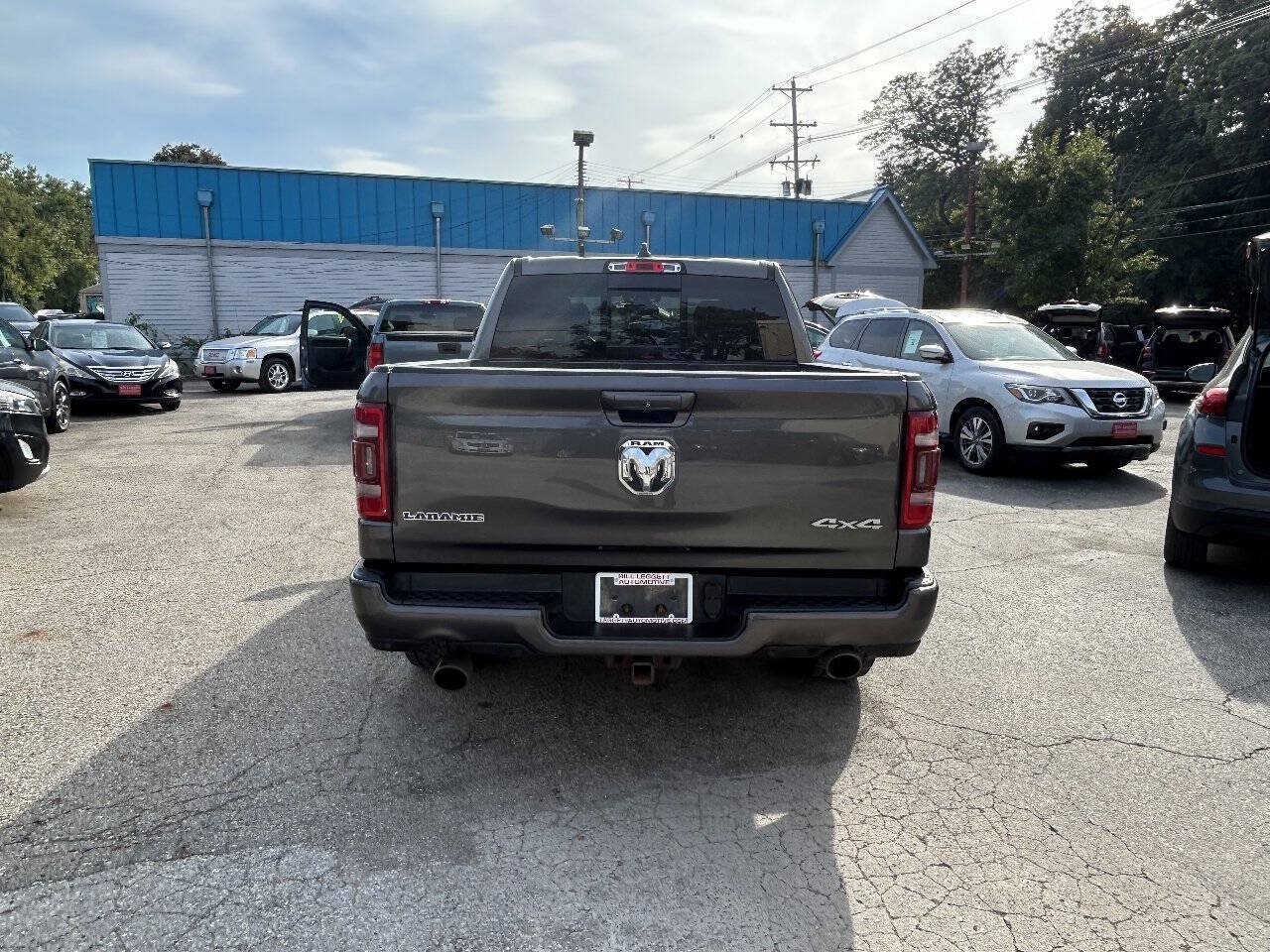 Used 2019 RAM 1500 Laramie w/ Sport Appearance Package AWD/4WD image 10