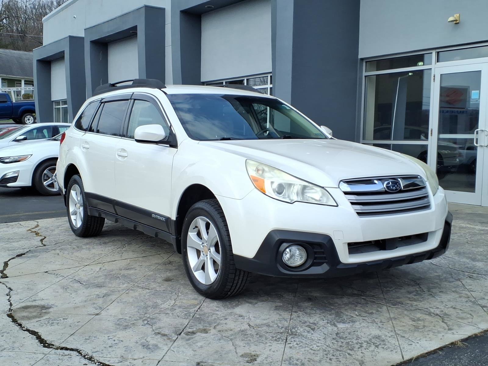 Used 2014 Subaru Outback 2.5i Premium AWD/4WD image 1