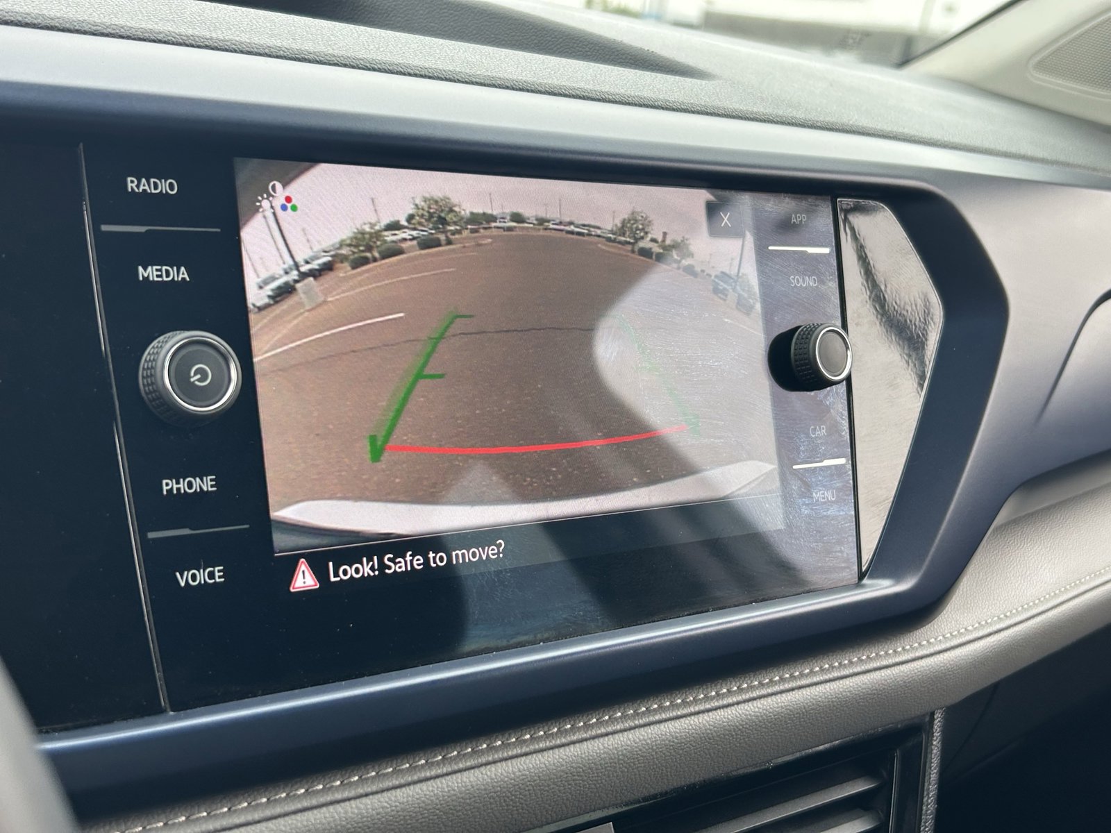 Used 2024 Volkswagen Taos SE image 30