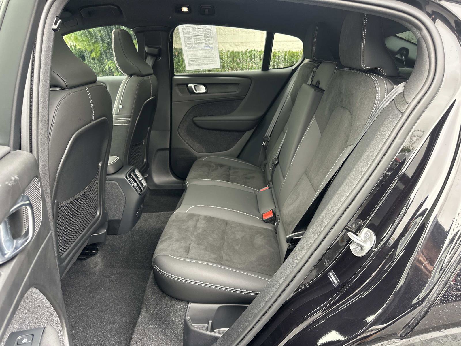 Certified 2023 Volvo C40 P8 Recharge Ultimate image 21