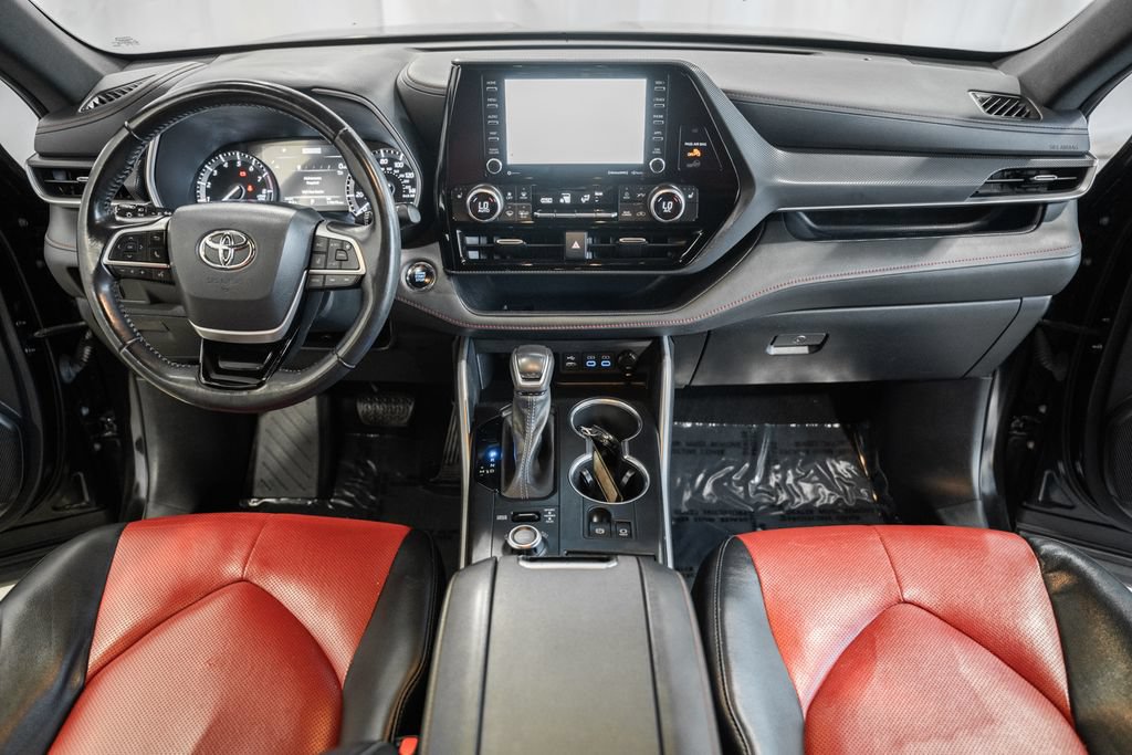 Used 2022 Toyota Highlander XSE AWD/4WD image 13