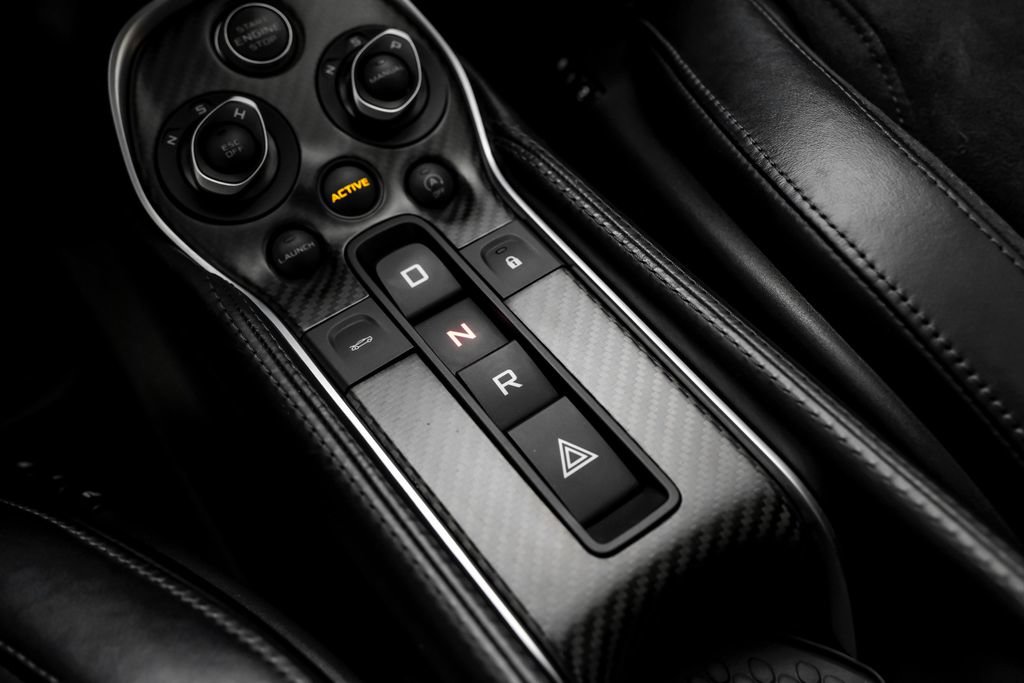 Used 2019 McLaren 600LT RWD image 22