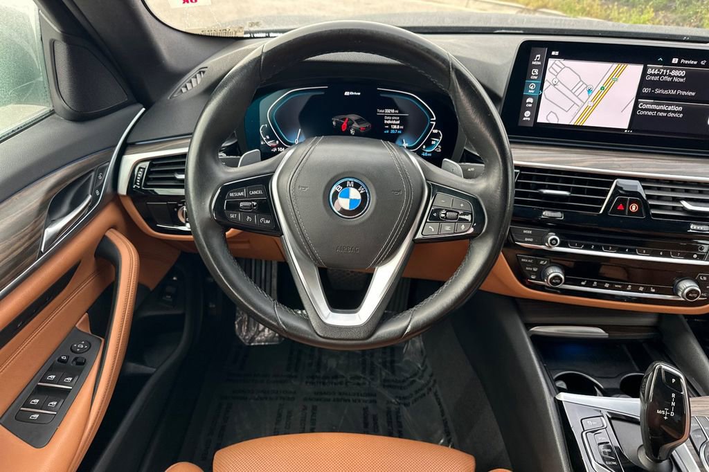 Used 2023 BMW 530e w/ Convenience Package image 15