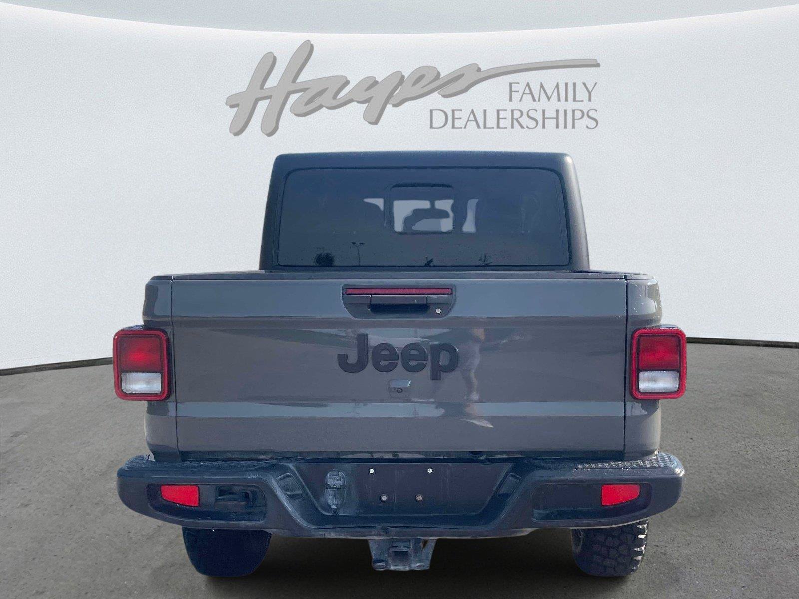 Used 2022 Jeep Gladiator Overland AWD/4WD image 4