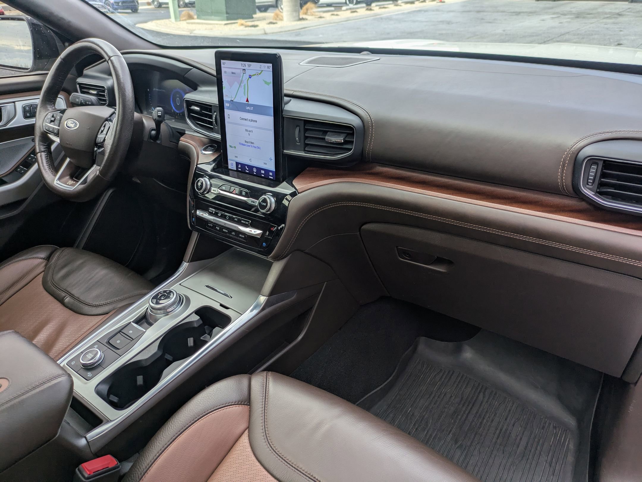 Used 2022 Ford Explorer King Ranch w/ Premium Technology Package image 31