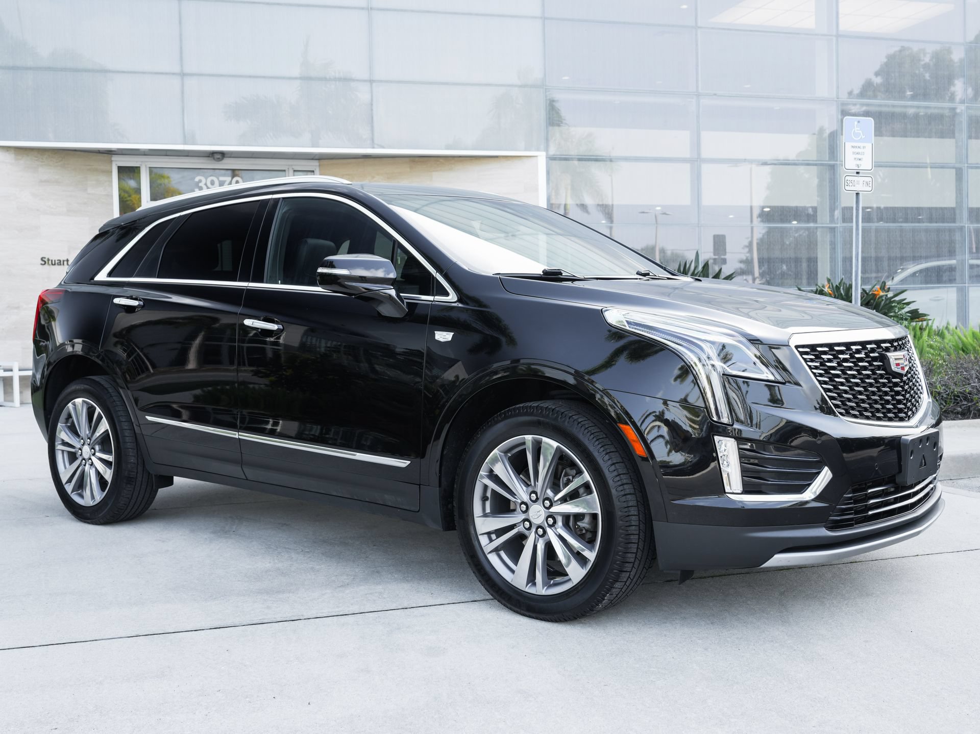 Used 2024 Cadillac XT5 Premium Luxury AWD/4WD image 4