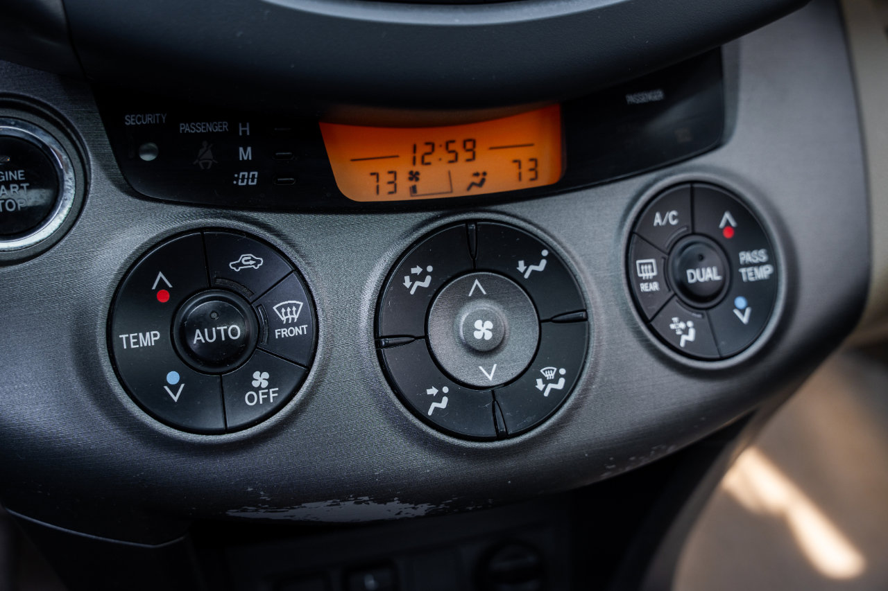 Used 2011 Toyota RAV4 Limited image 13